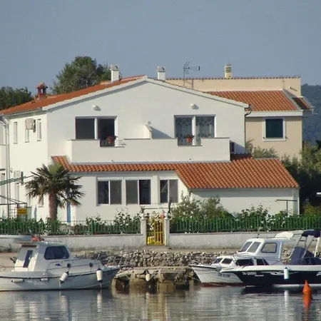 Appartement Let *