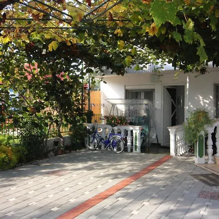 Apartment Let - 5 M From Sea Sukosan