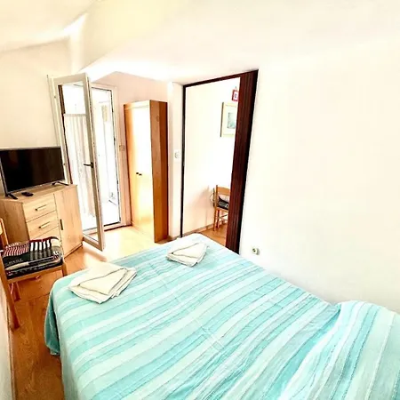 Apartment Let - 5 M From Sea Sukosan