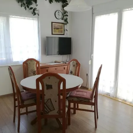 Let - 5 M From Sea Apartment *