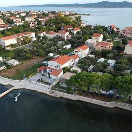Let * Sukošan