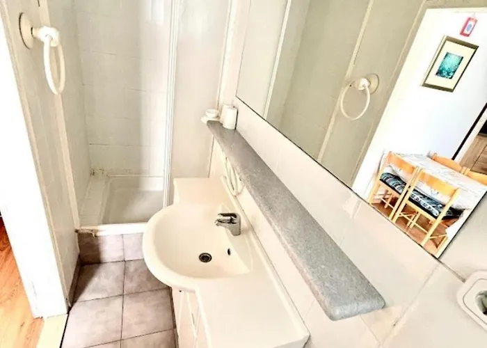 Let 아파트 Sukošan